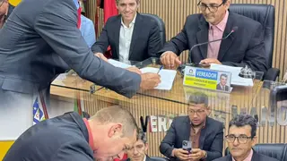 Em sessão solene, Francisco Júnior e Márcio Rodrigues tomam posse como novos vereadores em São João do Cariri